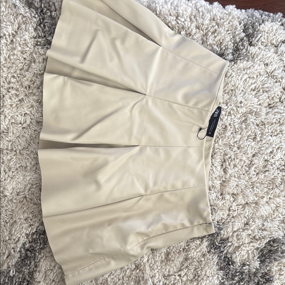 Zara Cream Pleated Skirt